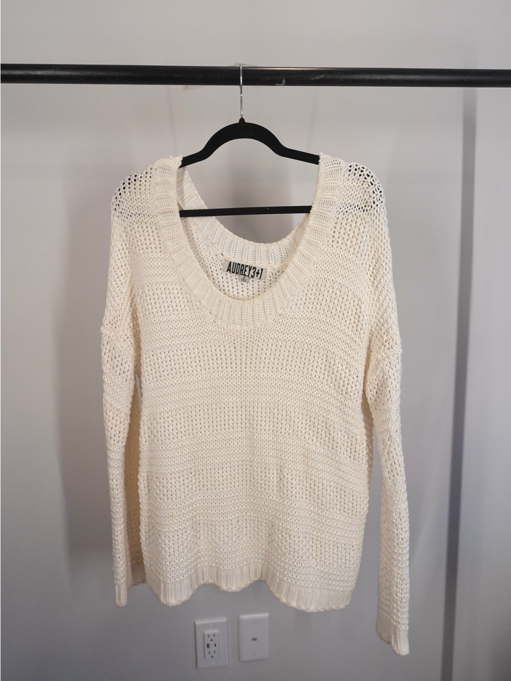 AUDREY 3+1 White Knit Scoop Neck Sweater
